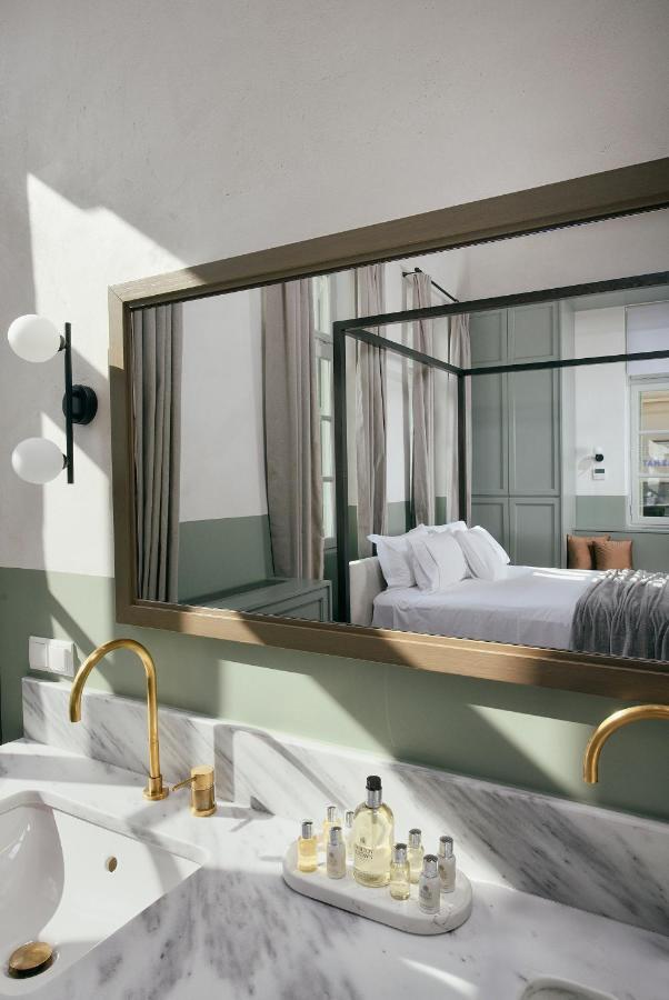 Athinaidos Quarters By K&k * Athens